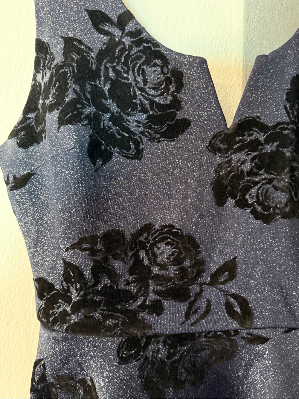 Mi Ami Large Navy Blue Floral Midi Dress with Black Flocked Burnout Velvet Roses - Picture 4 of 7
